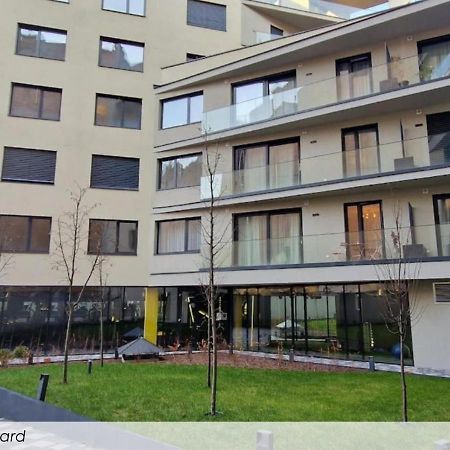 A104 - Liberty Bridge Projection Home With Free Parking Budapest Exterior photo